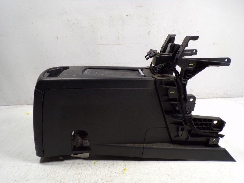 Recambio de apoyabrazos central para peugeot 5008 1.6 hdi fap cat (9hz / dv6ted4) referencia OEM IAM 7591KY 9670593077 