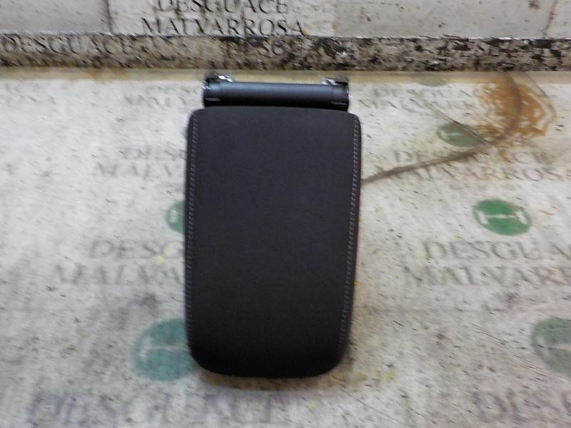 Recambio de apoyabrazos central para volkswagen golf vii lim. business bluemotion tech. referencia OEM IAM 5G0864207DAMJ  