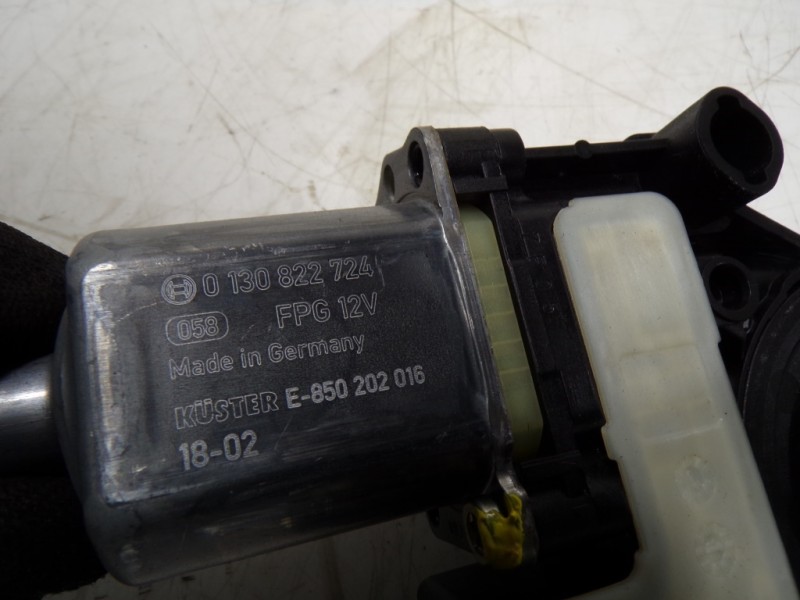 Recambio de motor elevalunas trasero izquierdo para seat leon st (5f8) 1.4 tgi bivalent. gasolina / cng referencia OEM IAM 5Q095