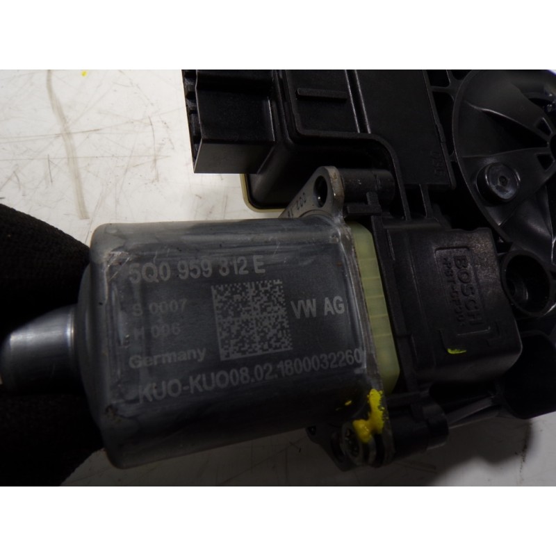 Recambio de motor elevalunas trasero izquierdo para seat leon st (5f8) 1.4 tgi bivalent. gasolina / cng referencia OEM IAM 5Q095