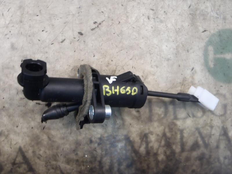 Recambio de bomba embrague para seat ibiza sc (6j1) sport referencia OEM IAM 6R0721405  