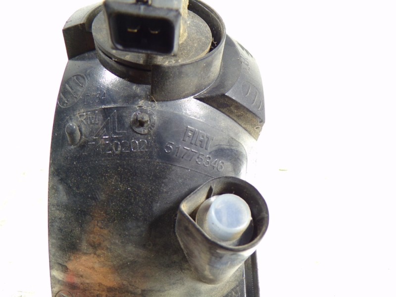 Recambio de piloto marcha atras para fiat bravo (198) 1.6 jtdm 16v cat referencia OEM IAM 51775346  