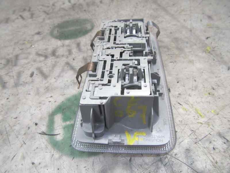 Recambio de piloto interior para toyota yaris 1.3 16v cat referencia OEM IAM 812600D070B0  