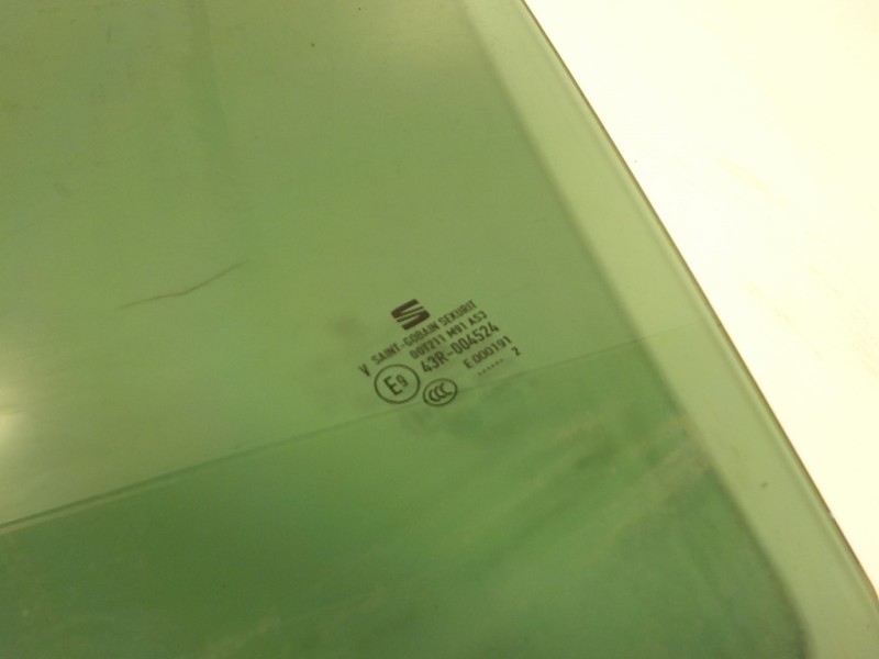 Recambio de cristal puerta trasero izquierdo para seat ibiza (kj1) fr referencia OEM IAM 6F0845025C  