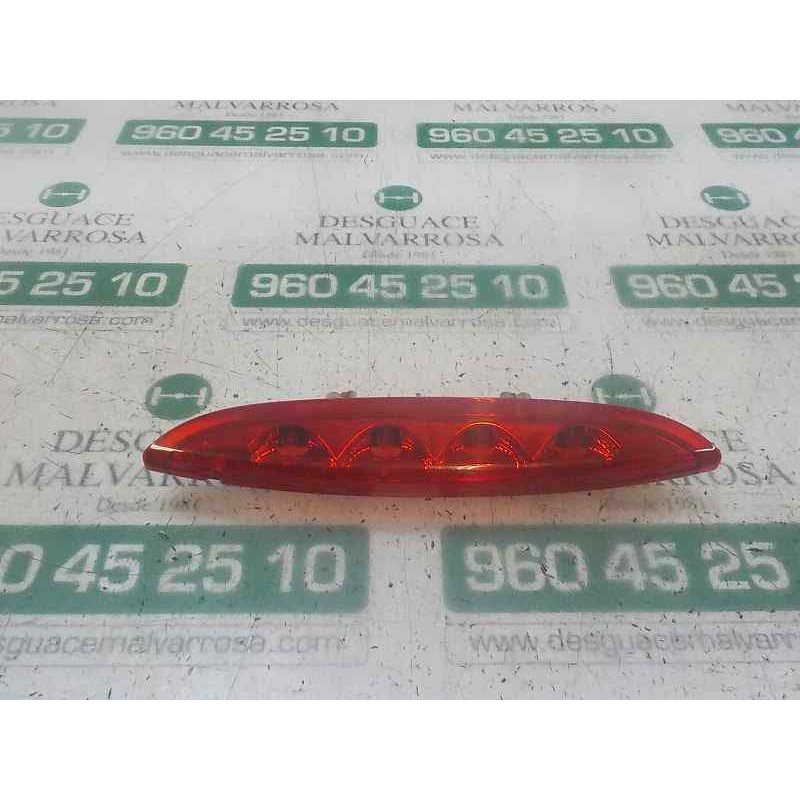 Recambio de piloto trasero central para peugeot 208 1.4 hdi fap referencia OEM IAM 9674309080  