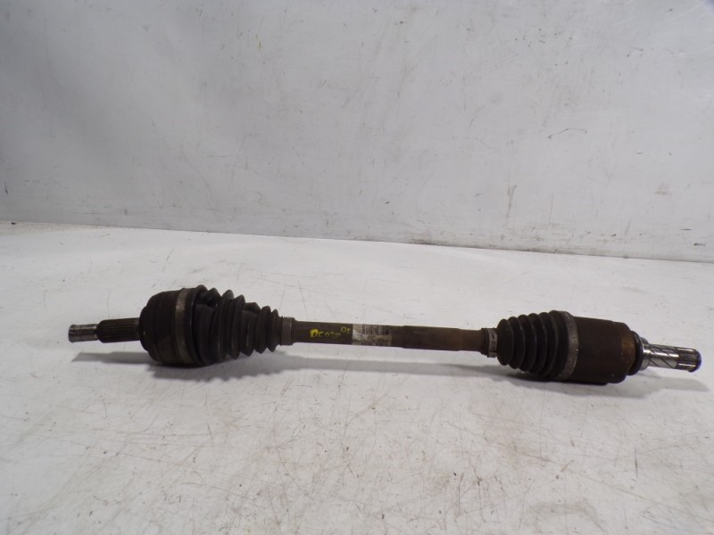 Recambio de transmision izquierda para renault megane iii coupe 1.5 dci diesel fap referencia OEM IAM 391016204R 8200847584 