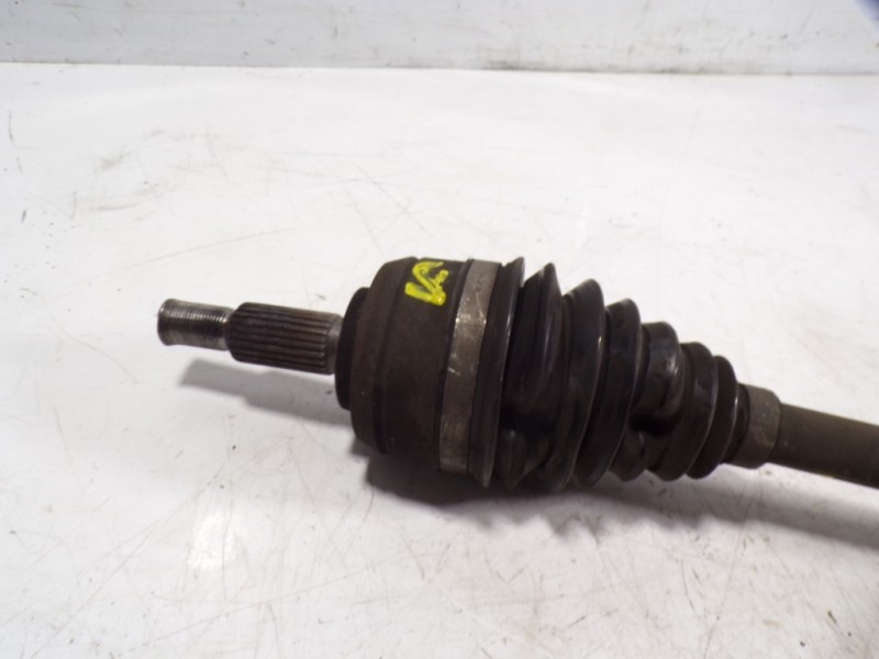 Recambio de transmision izquierda para renault megane iii coupe 1.5 dci diesel fap referencia OEM IAM 391016204R 8200847584 