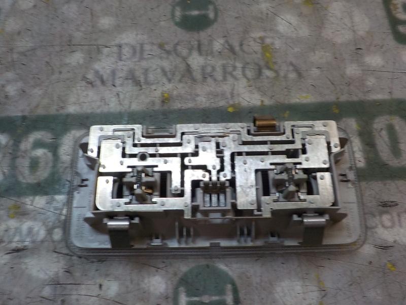 Recambio de piloto interior para toyota yaris 1.0 cat referencia OEM IAM 812600D070B0  