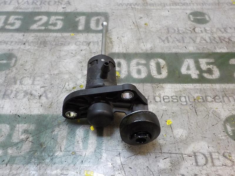 Recambio de bomba embrague para seat exeo st (3r5)(2009>) 2.0 tdi referencia OEM IAM 8E1721401AJ  