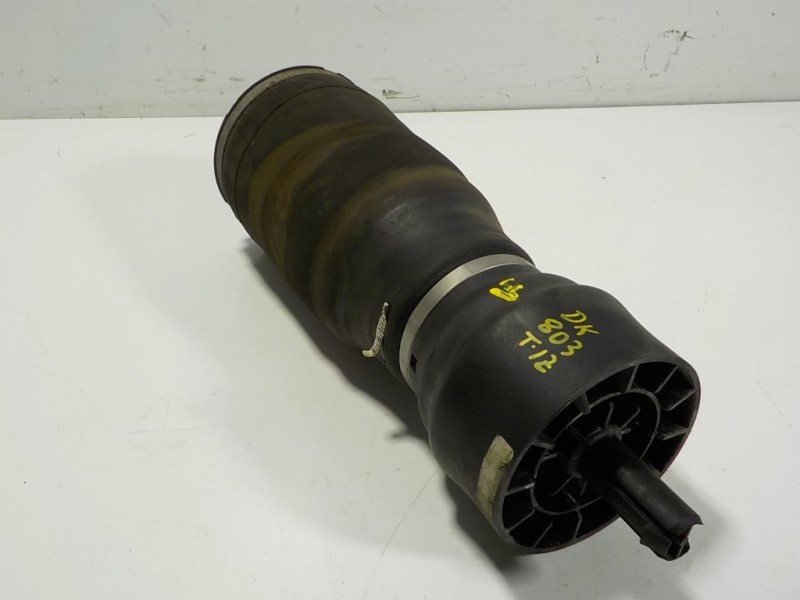 Recambio de muelle amortiguacion para land rover range rover sport hse referencia OEM IAM LR052171 DPLA5587AD 