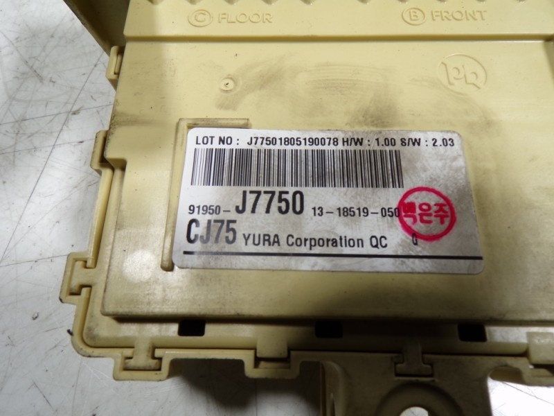 Recambio de caja reles / fusibles para kia ceed 1.6 crdi cat referencia OEM IAM 91950J7750 91950J7750 