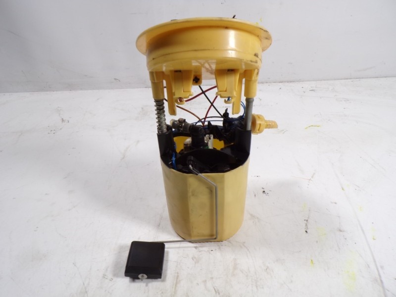 Recambio de aforador para bmw serie 1 coupe (e82) 118d referencia OEM IAM 16117190946 36860901 