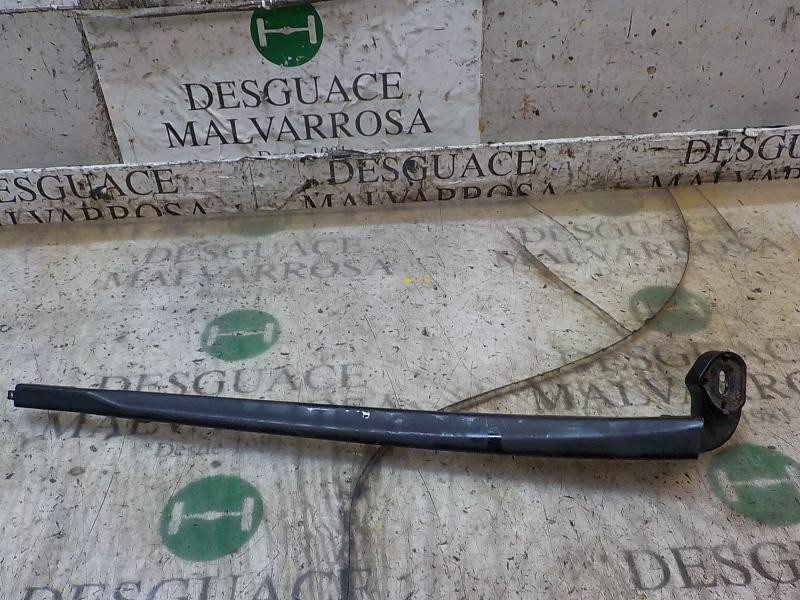 Recambio de brazo limpia delantero derecho para seat leon (1p1) 1.9 tdi referencia OEM IAM 1P0955410A1P9  