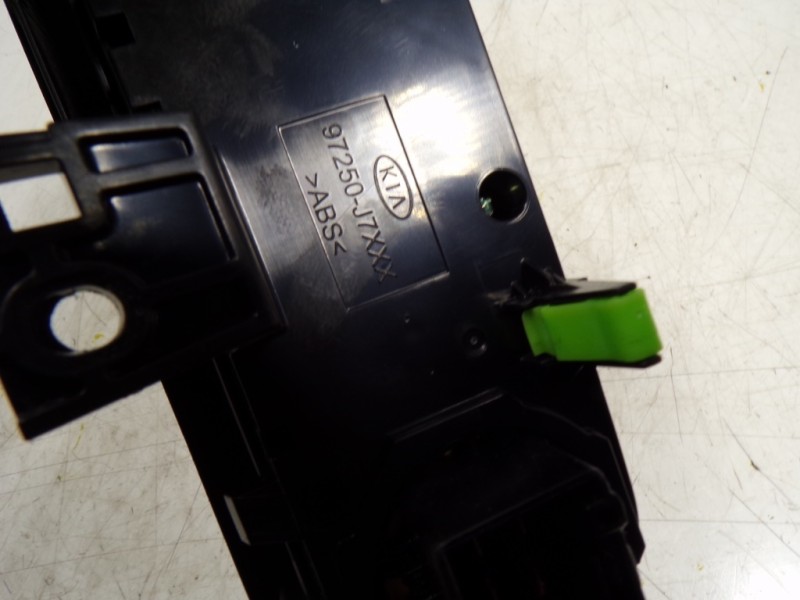 Recambio de mando climatizador para kia ceed 1.6 crdi cat referencia OEM IAM 97250J7020WK 97250J7XXX 