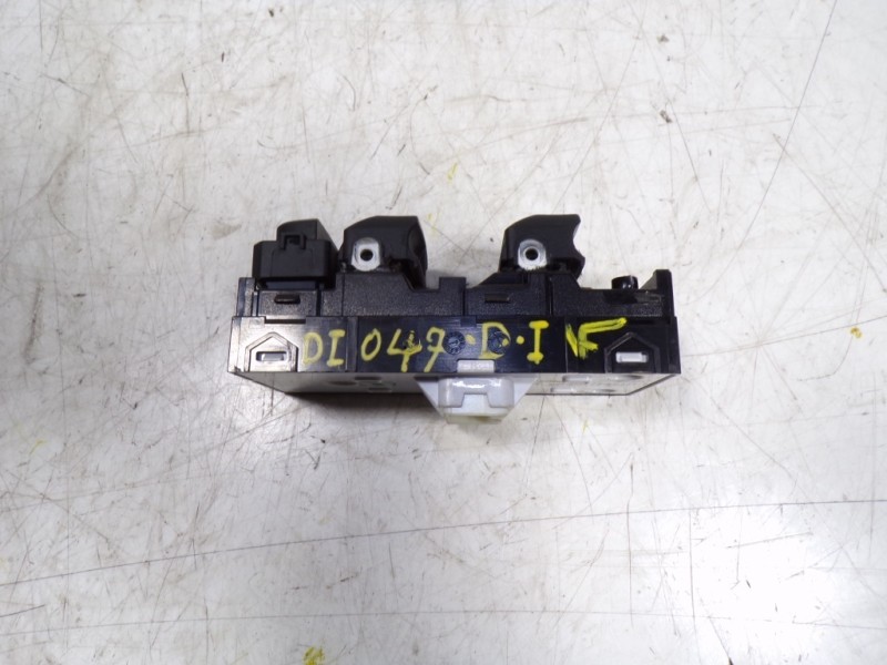 Recambio de mando elevalunas delantero izquierdo para kia ceed 1.6 crdi cat referencia OEM IAM 93571J7200 93570J7200 