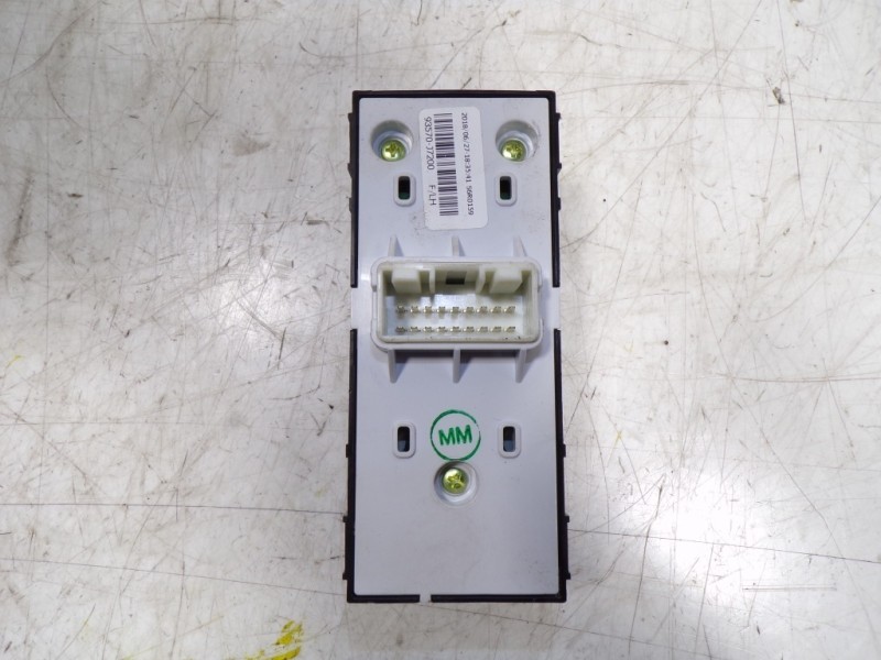 Recambio de mando elevalunas delantero izquierdo para kia ceed 1.6 crdi cat referencia OEM IAM 93571J7200 93570J7200 