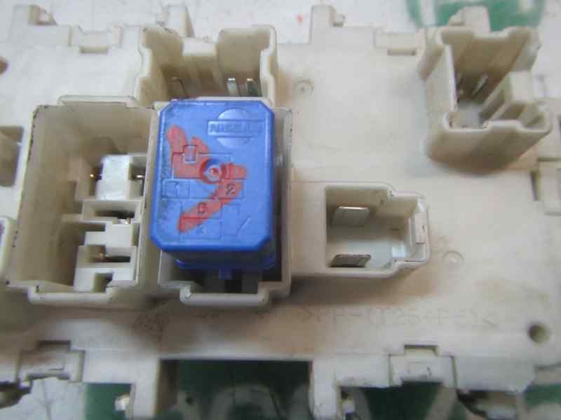 Recambio de caja reles / fusibles para nissan pathfinder (r51) 2.5 dci se referencia OEM IAM   