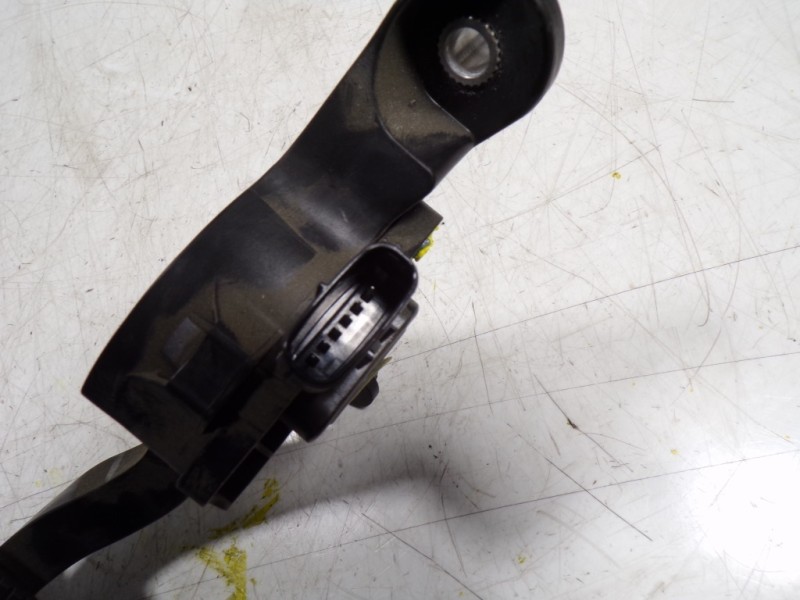 Recambio de potenciometro pedal para kia ceed 1.6 crdi cat referencia OEM IAM 32700G4200 32700G4200 F1821222730