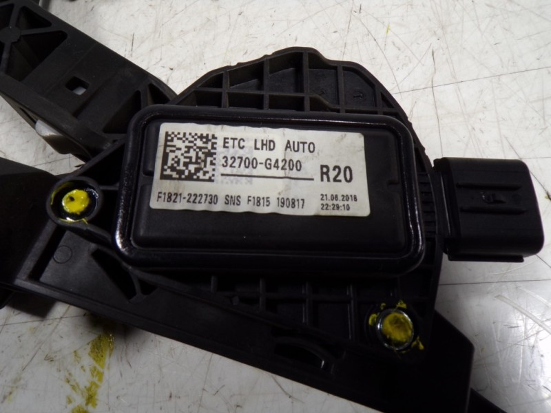 Recambio de potenciometro pedal para kia ceed 1.6 crdi cat referencia OEM IAM 32700G4200 32700G4200 F1821222730