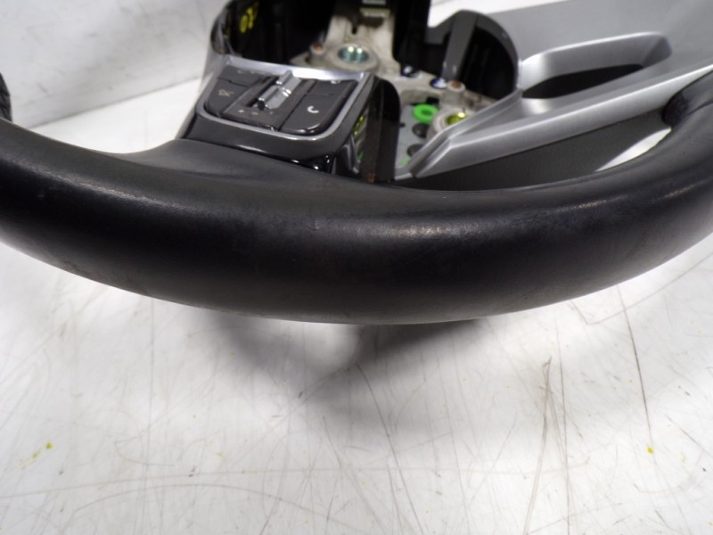 Recambio de volante para kia ceed 1.6 crdi cat referencia OEM IAM 56100J7440CEP  