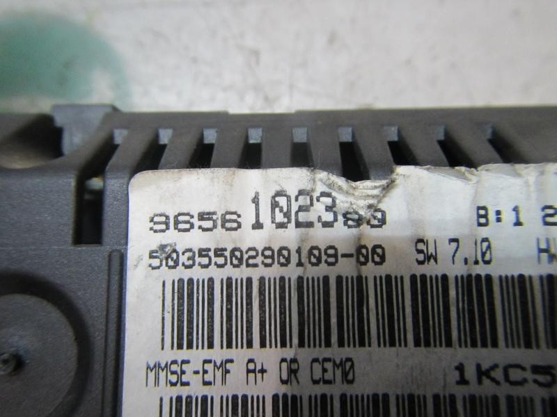 Recambio de pantalla multifuncion para peugeot 207 1.4 hdi referencia OEM IAM   