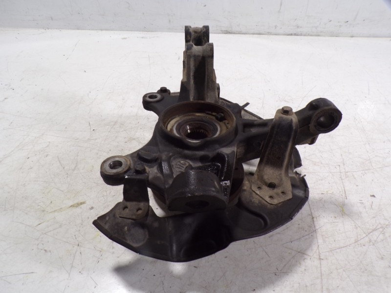 Recambio de mangueta delantera derecha para peugeot 308 1.6 blue-hdi fap referencia OEM IAM 1610138080  