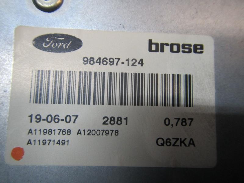 Recambio de elevalunas delantero derecho para ford focus berlina (cap) 1.6 16v cat referencia OEM IAM   