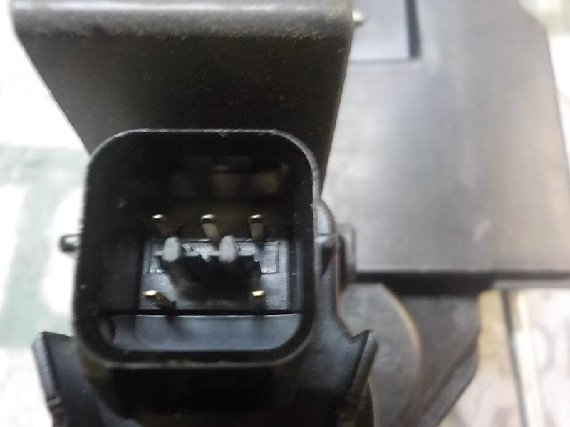 Recambio de cerradura puerta trasera derecha para hyundai i10 1.1 12v cat referencia OEM IAM 814200X001  