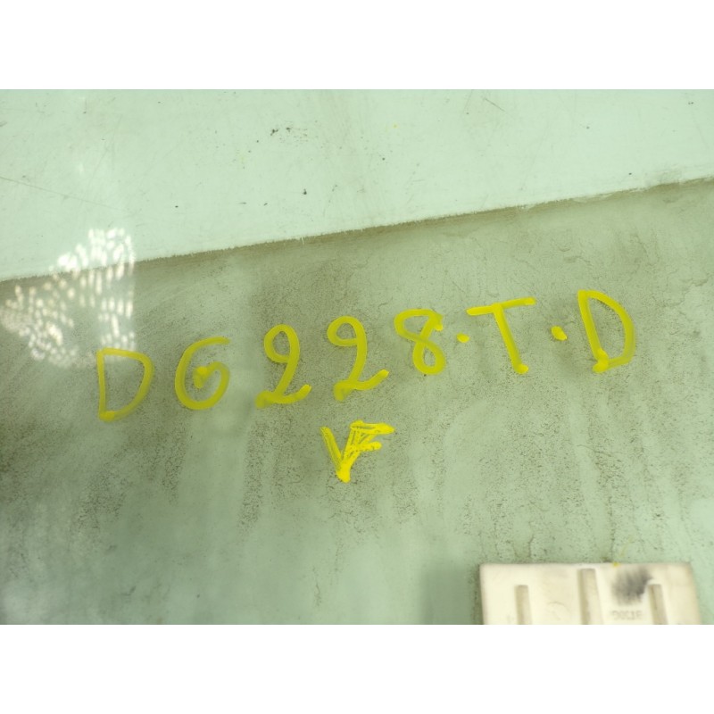 Recambio de cristal puerta trasero derecho para renault megane iii berlina 5 p 1.2 16v referencia OEM IAM   