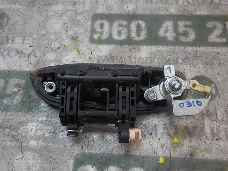 Recambio de maneta exterior delantera izquierda para hyundai i10 1.1 12v cat referencia OEM IAM 826500X000CA  