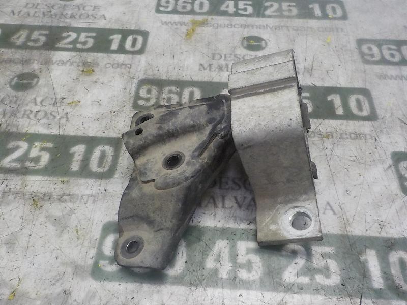 Recambio de soporte motor derecho para dacia sandero 1.6 cat referencia OEM IAM 8200204600  