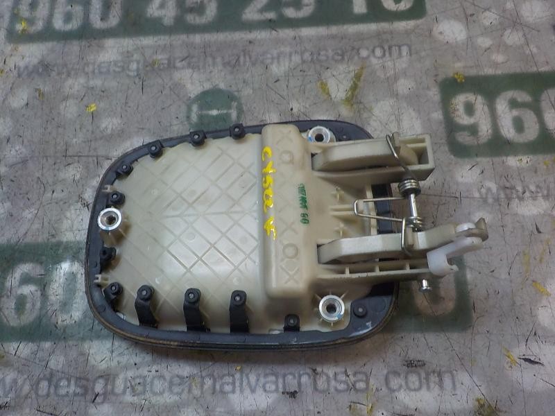Recambio de maneta porton para hyundai i10 1.1 12v cat referencia OEM IAM 817200X020  