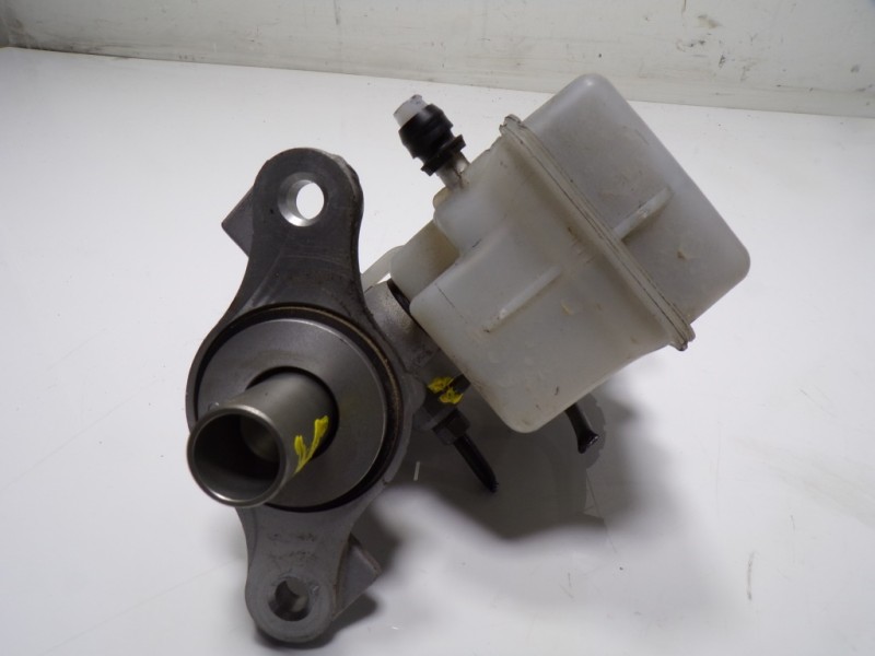 Recambio de bomba freno para renault clio iv 0.9 tce referencia OEM IAM  22304B 