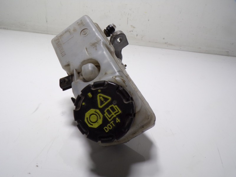 Recambio de bomba freno para renault clio iv 0.9 tce referencia OEM IAM  22304B 