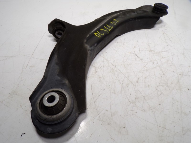 Recambio de brazo suspension inferior delantero izquierdo para renault clio iv 0.9 tce referencia OEM IAM 545050399R  