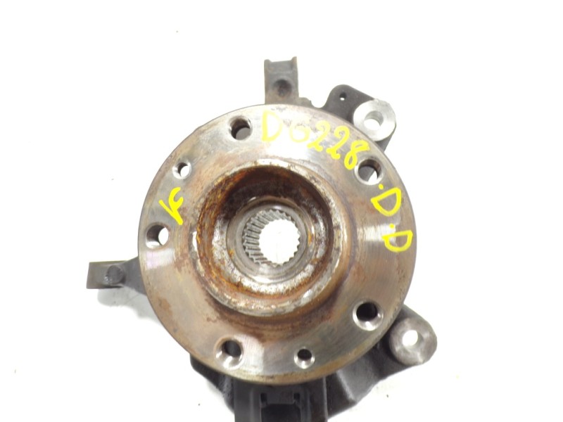 Recambio de mangueta delantera derecha para renault megane iii berlina 5 p 1.2 16v referencia OEM IAM   