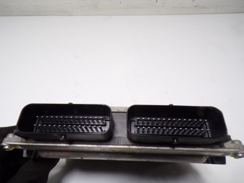 Recambio de centralita motor uce para renault clio iv 0.9 tce referencia OEM IAM  169102801R 