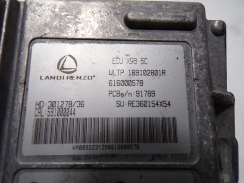 Recambio de centralita motor uce para renault clio iv 0.9 tce referencia OEM IAM  169102801R 