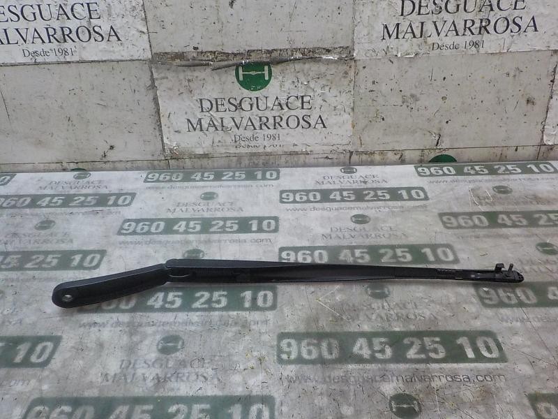 Recambio de brazo limpia delantero derecho para bmw serie 5 touring (f11) 520d referencia OEM IAM 61617203156  