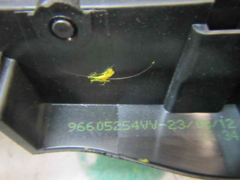 Recambio de maneta interior delantera izquierda para peugeot 208 1.4 hdi fap referencia OEM IAM 9143T8  