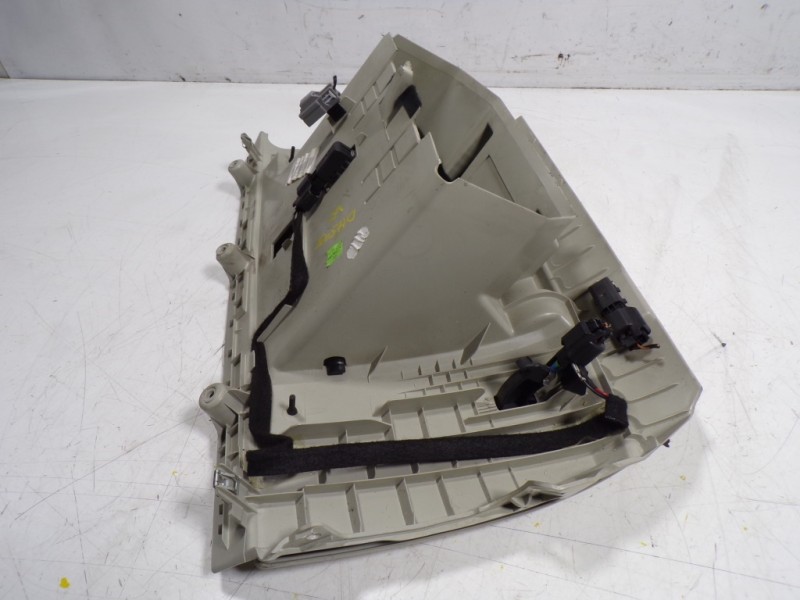 Recambio de guantera para volvo c30 1.6 diesel cat referencia OEM IAM  39808620 