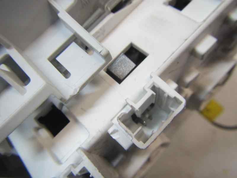 Recambio de piloto interior para peugeot 208 1.4 hdi fap referencia OEM IAM 96754056PR  