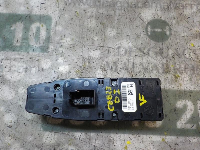 Recambio de mando elevalunas delantero izquierdo para bmw serie 5 touring (f11) 520d referencia OEM IAM 61319241955  