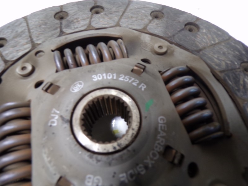 Recambio de kit embrague para renault captur 1.5 dci diesel fap energy referencia OEM IAM 302050831R 301012572R 