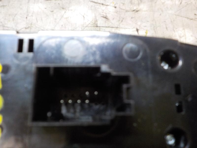 Recambio de mando elevalunas delantero izquierdo para bmw serie 5 touring (f11) 520d referencia OEM IAM 61319241955  