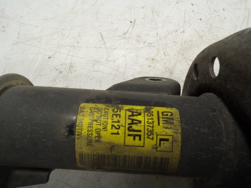 Recambio de amortiguador delantero izquierdo para opel mokka 1.6 cdti dpf referencia OEM IAM 95137357 95137357 