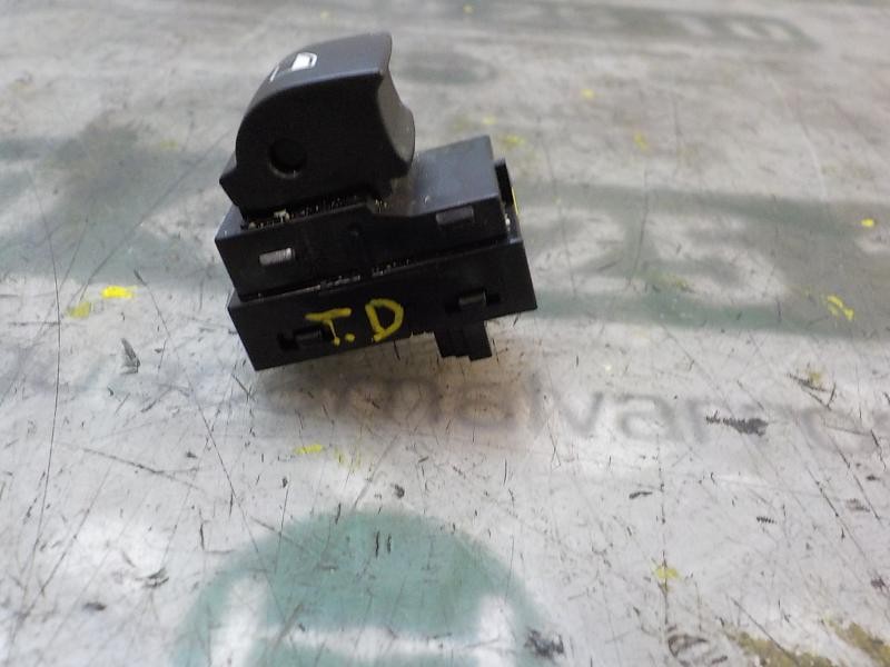 Recambio de mando elevalunas trasero derecho para bmw serie 5 touring (f11) 520d referencia OEM IAM 61319241949  