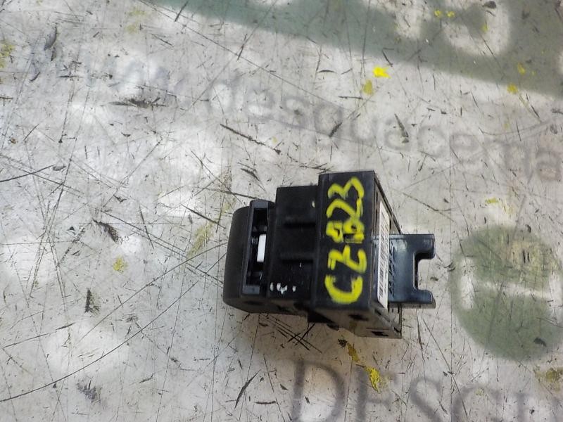 Recambio de mando elevalunas trasero derecho para bmw serie 5 touring (f11) 520d referencia OEM IAM 61319241949  