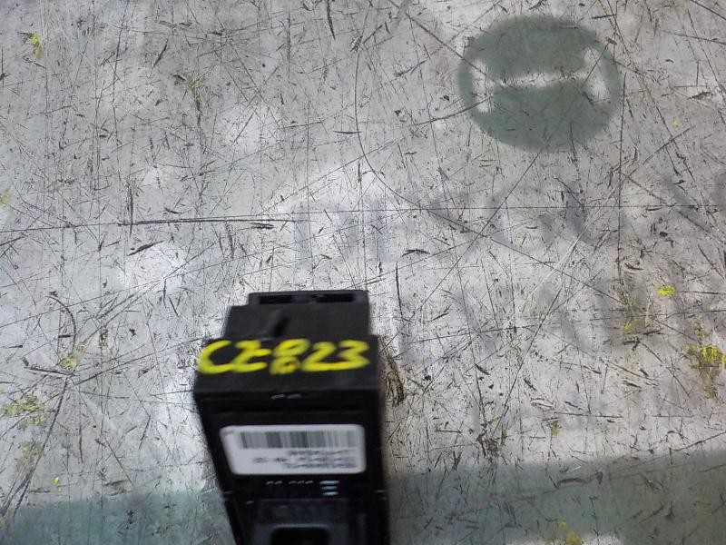 Recambio de mando elevalunas trasero izquierdo para bmw serie 5 touring (f11) 520d referencia OEM IAM 61319241949  