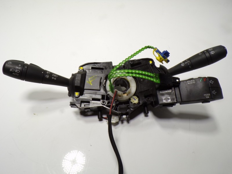 Recambio de mando luces para renault clio iv 0.9 tce referencia OEM IAM 8201167992 255676085R 8201168016